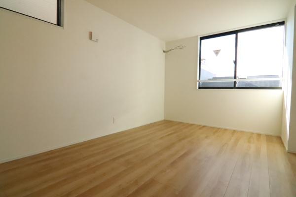 京都市中京区聚楽廻松下町の新築一戸建