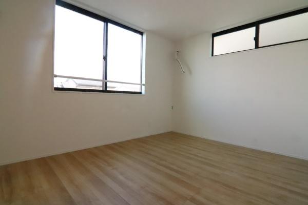 京都市中京区聚楽廻松下町の新築一戸建