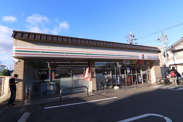 京都市右京区嵯峨伊勢ノ上町の新築一戸建(セブンイレブン鹿王院駅前店)