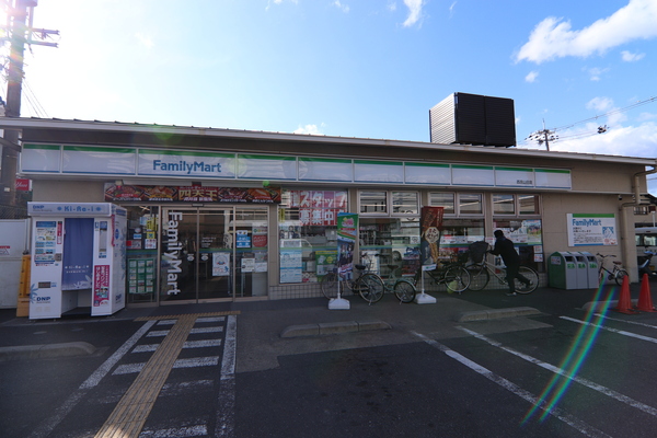 山田車塚町(ファミリーマート西京山田店)