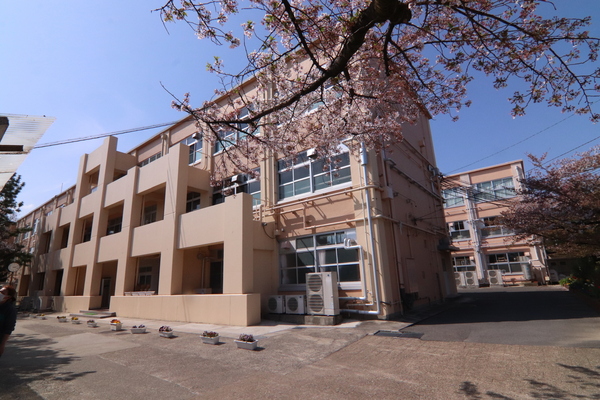 京都市西京区上桂西居町の新築一戸建(京都市立桂中学校)