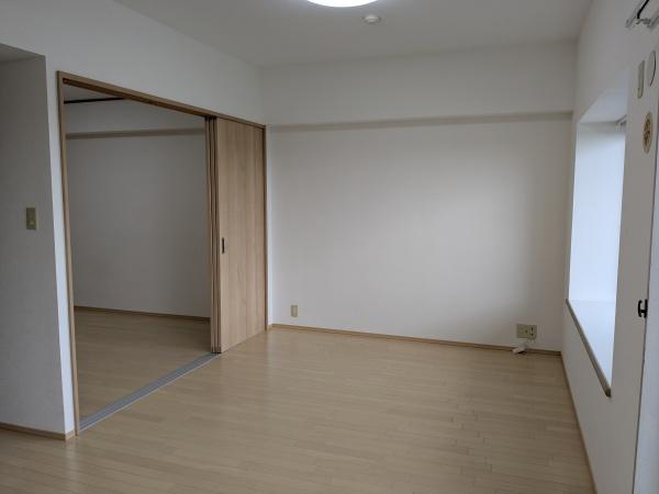 野村三好ケ丘ヒルズ四番館(リビング)