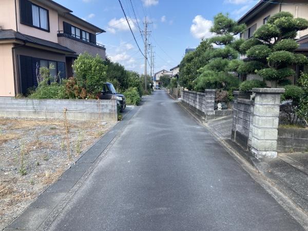 菊川市本所の土地(前面道路含む現地写真)