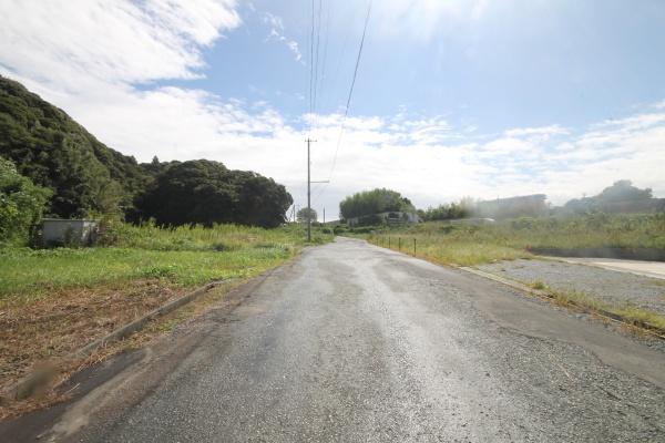 掛川市杉谷2丁目の新築一戸建(前面道路含む現地写真)