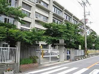 高石市西取石３丁目の土地(高石市立加茂小学校)