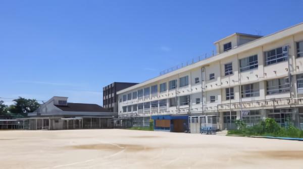 堺市西区北条町2丁の中古一戸建て(堺市立向丘小学校)