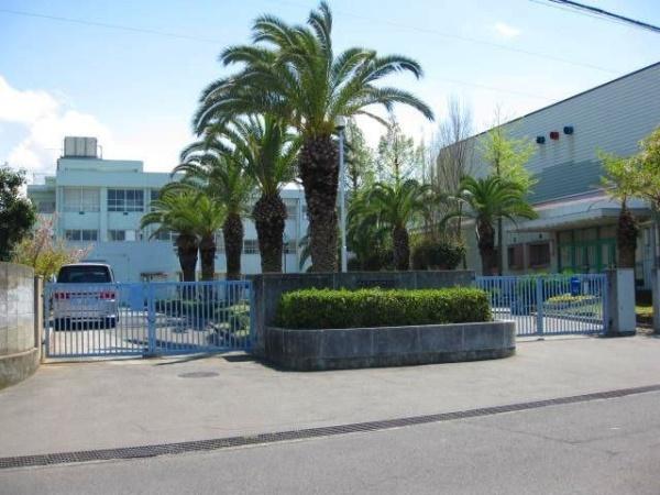 寺門和気団地2号棟(和泉市立郷荘中学校)