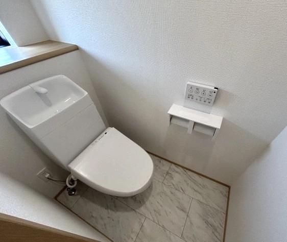 堺市東区日置荘西町1丁の新築一戸建(トイレ)