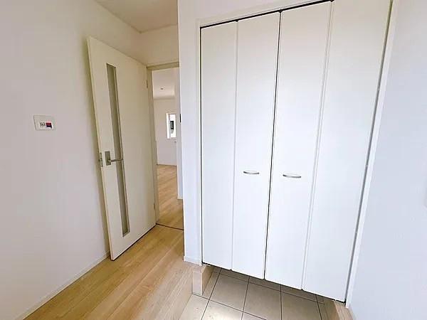 堺市北区東上野芝町2丁の新築一戸建(玄関)