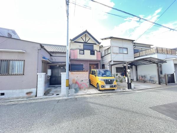 堺市堺区神保通の中古一戸建て(前面道路含む現地写真)
