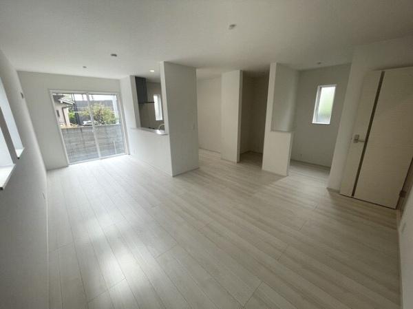 堺市東区大美野の新築一戸建(リビング)