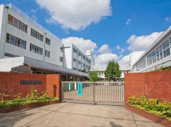 ヴァローレ三原台壱棟(三原台中学校)