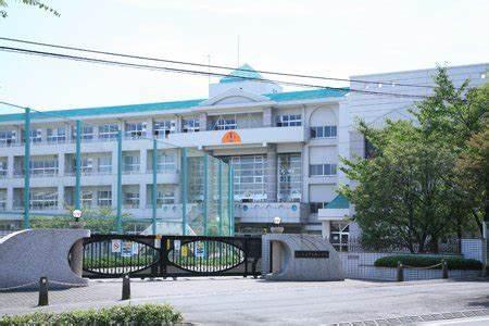 堺市西区北条町1丁の中古一戸建て(堺市立向丘小学校)