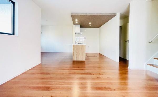 堺市西区浜寺石津町中５丁の新築一戸建