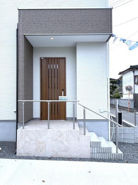 熊本市南区白石町2期(玄関)