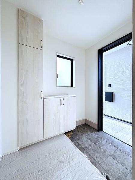 熊本市南区白石町2期(玄関)