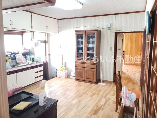 安久町に広い敷地と広々間取りの中古住宅登場