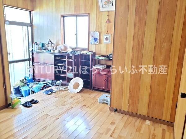 安久町に広い敷地と広々間取りの中古住宅登場