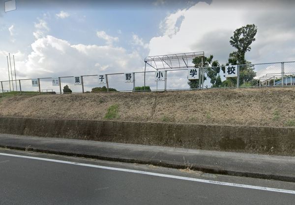 都城市菓子野町の土地(都城市立菓子野小学校)