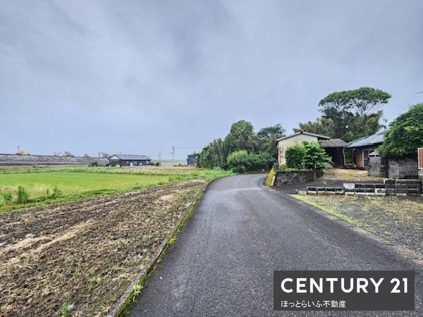 南道路の住宅用地です
