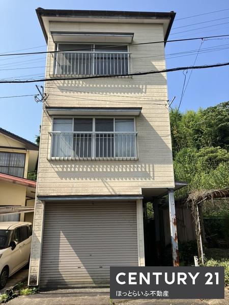 鉄骨造3階建ての珍しい住宅です