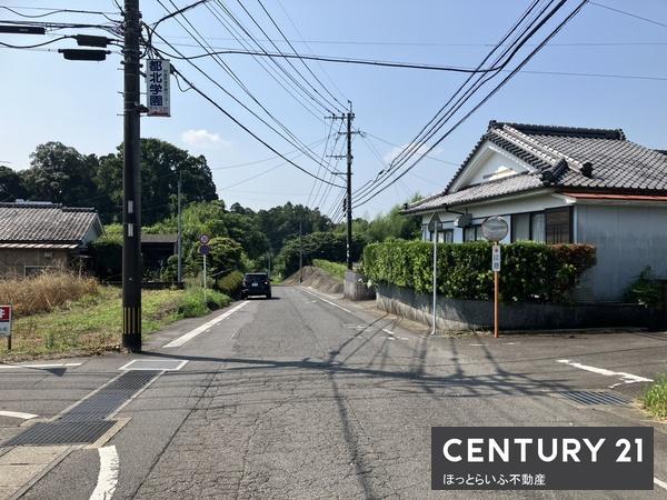 丸野小学校まで歩いてすぐの場所です