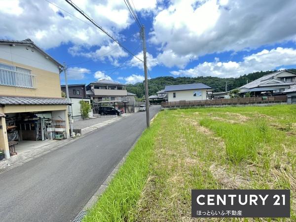 高台でで見晴らしがよい200坪弱の広々した土地です