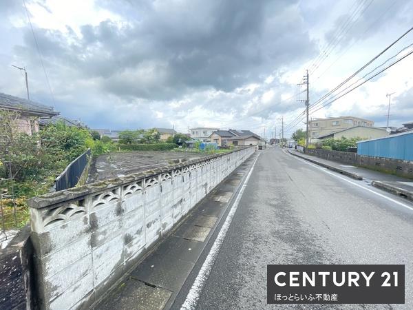 西小学校まで徒歩1～2分の立地です