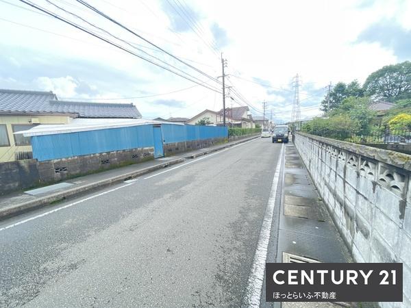 西小学校まで徒歩1～2分の立地です
