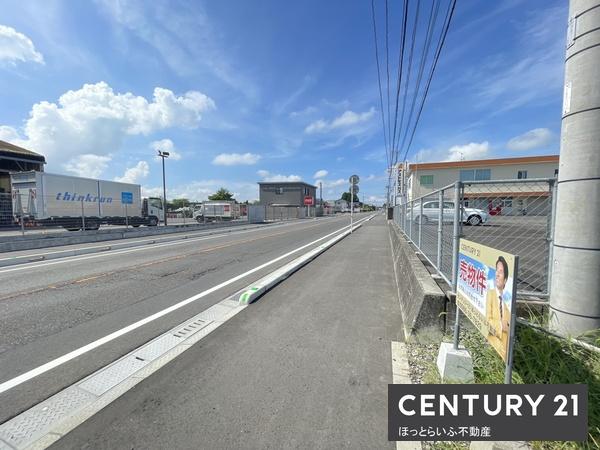 186.5坪のまとまった敷地です。大通りへすぐです。