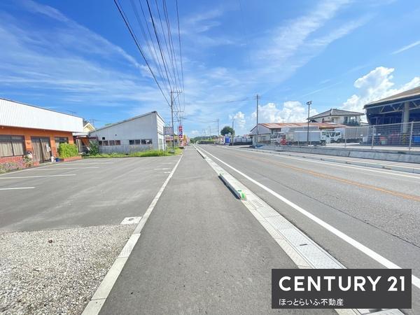 186.5坪のまとまった敷地です。大通りへすぐです。