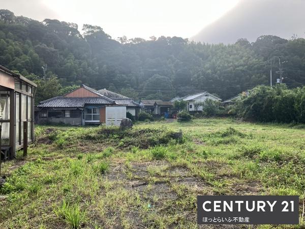 閑静な場所に５区画に分割した土地です
