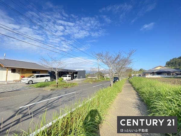 高崎町大牟田のまとまった敷地です