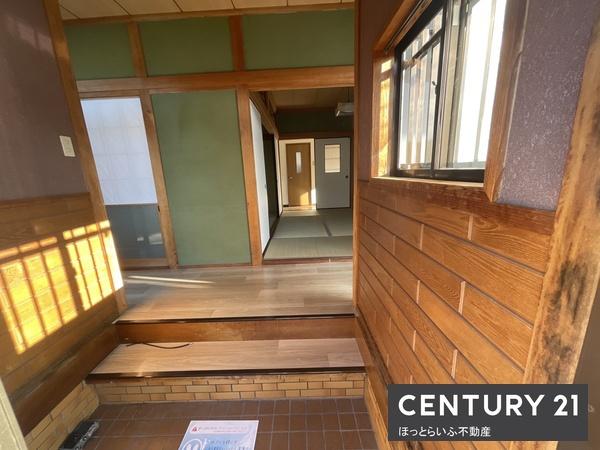 内装改装工事済で綺麗な物件です。静かな住環境です。
