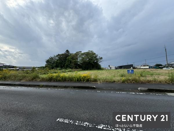 自由なプランが可能です。公道に面した東向きの土地