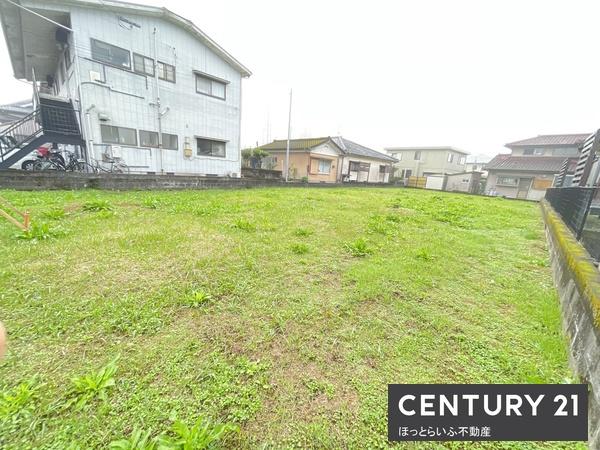 南北に広がる接道、用途多彩