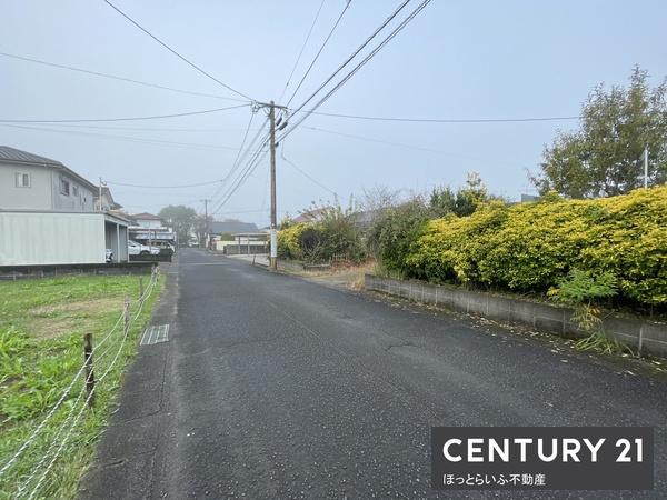 南北に広がる接道、用途多彩