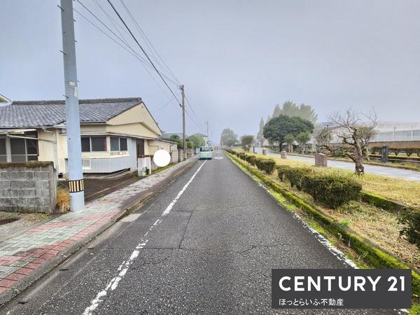 小学校近くで利便性がいい場所です