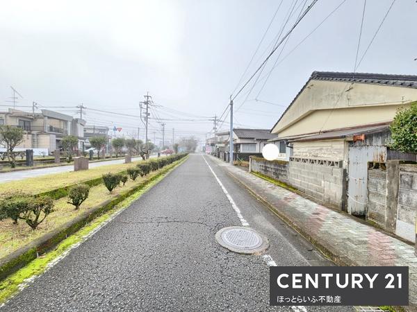 小学校近くで利便性がいい場所です