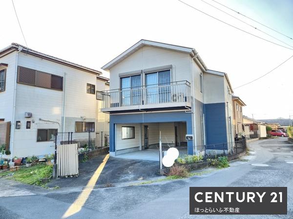 一階がシャッター付きガレージの物件です