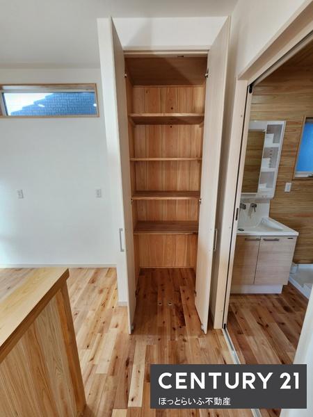 インター近くにある木材香る新築住宅