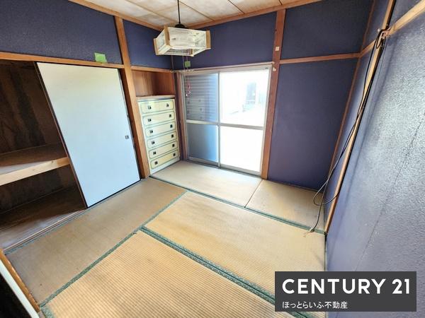 車庫兼倉庫付き中古住宅