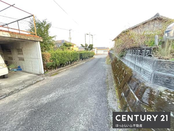 ■広々とした売地です！■東向きの公道に接道。