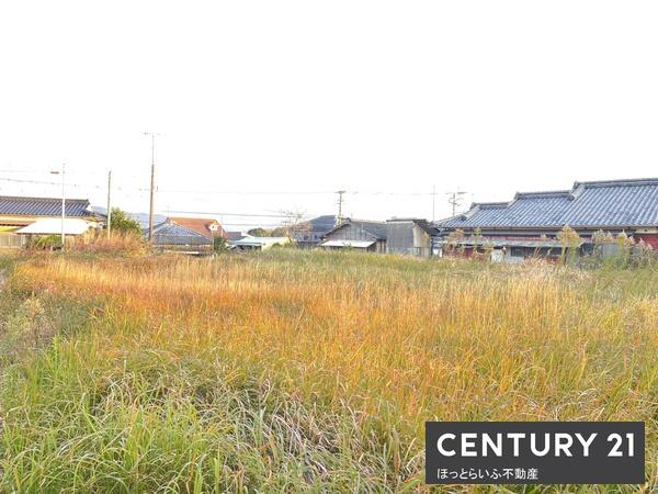 ■広々とした売地です！■東向きの公道に接道。