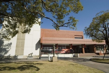 民治家ビル(都城市立美術館)