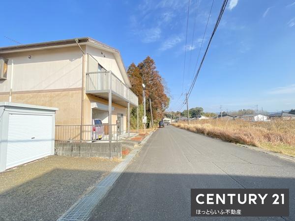 店舗兼住宅として利用されている築１８年の物件です
