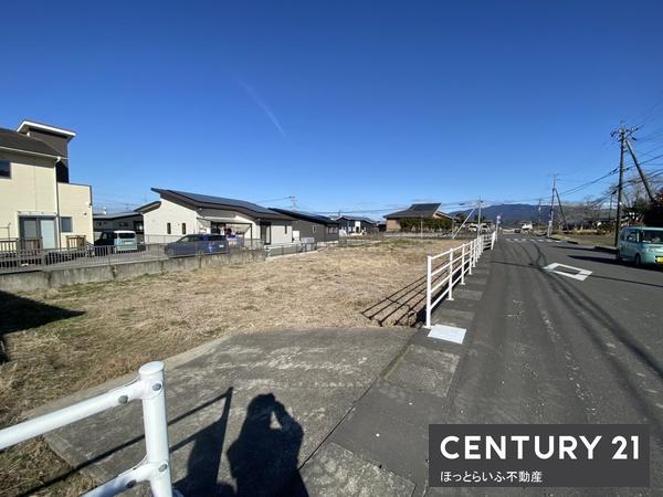 陽当たりの良い南向きの接道がある土地です