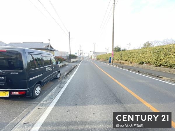 鉄骨造で安心の住まい。1Fは店舗になっております