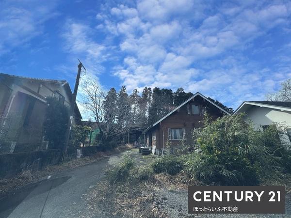 落ち着いた住環境で周囲には自然も豊かです