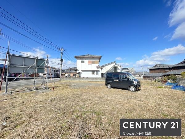 広々とした接道21.7m！車の出入りもスムーズです。
